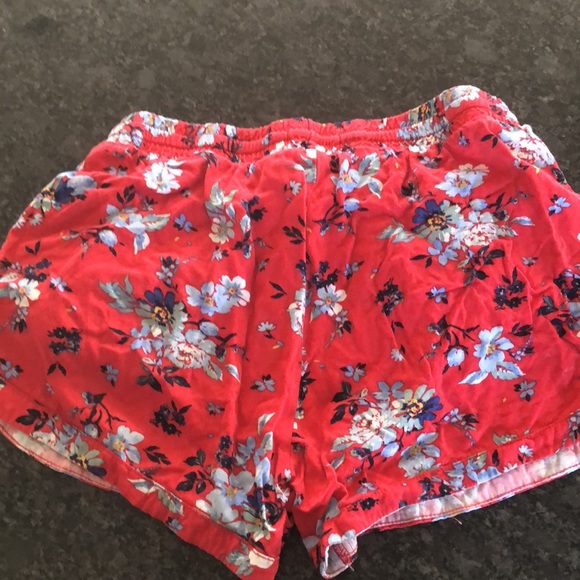Womens shorts - Picture 3 of 3